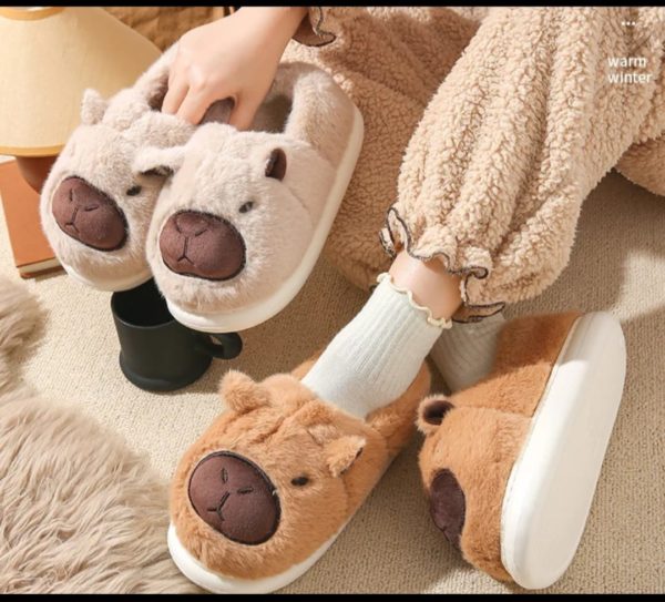 Pantuflas Capybara Peluche J845592 - Image 3