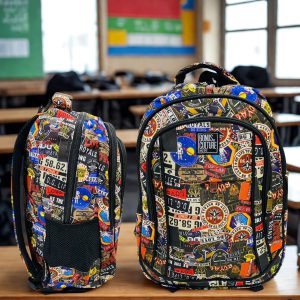 Mochila Juvenil Bonus Culture – Estampado Urbano y Parches (3 Cierres)